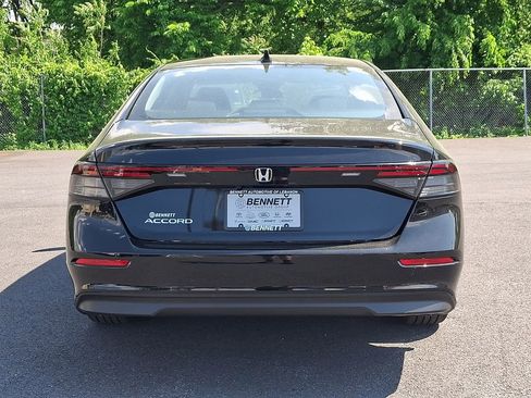 Used 2025 Honda Accord SE image 5
