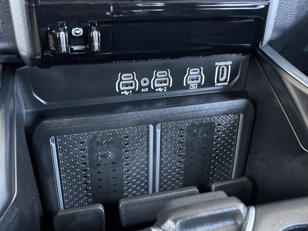 New 2026 RAM 1500 Laramie w/ Night Edition AWD/4WD image 40
