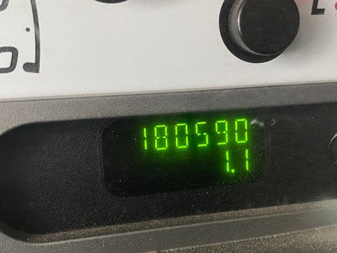 Used 2005 Ford Explorer Sport Trac XLS image 12