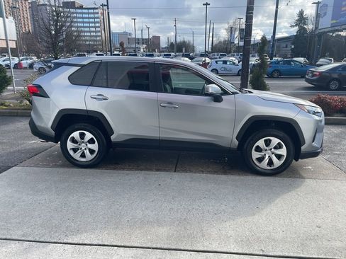 Used 2025 Toyota RAV4 LE image 5