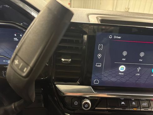 Used 2025 GMC Sierra 1500 SLT image 27