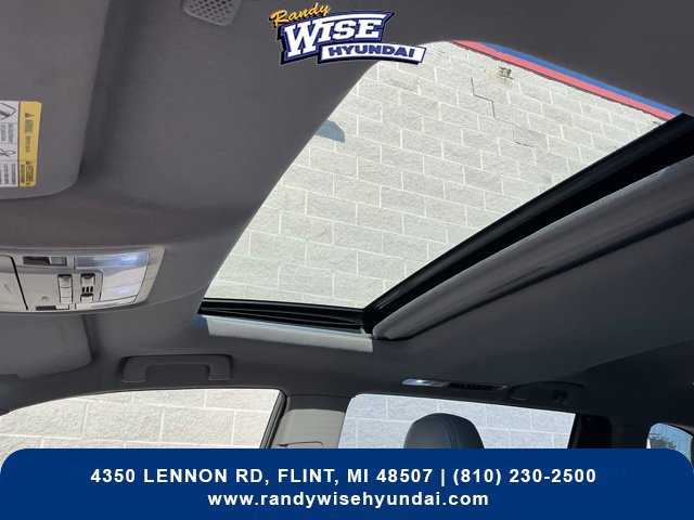 Used 2019 Toyota Highlander XLE FWD image 33