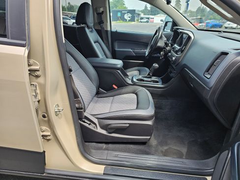 Used 2021 Chevrolet Colorado Z71 AWD/4WD image 16