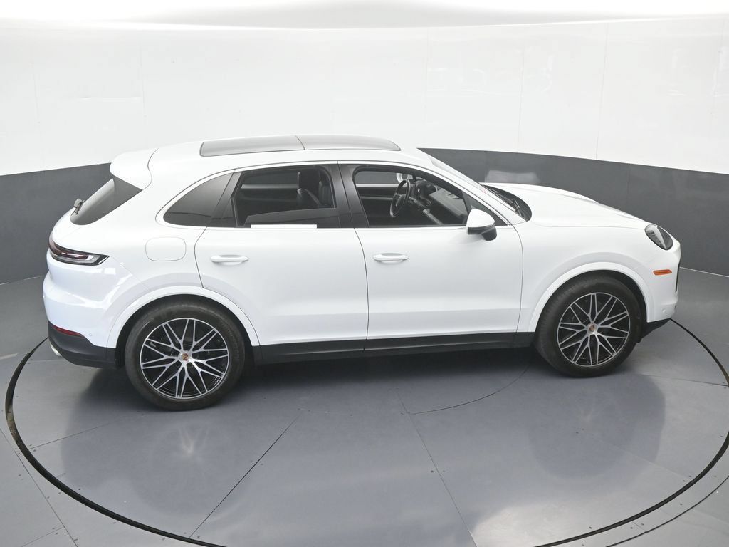 Used 2025 Porsche Cayenne AWD/4WD image 63
