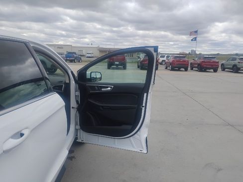 Used 2024 Ford Edge SEL w/ Convenience Package AWD/4WD image 18