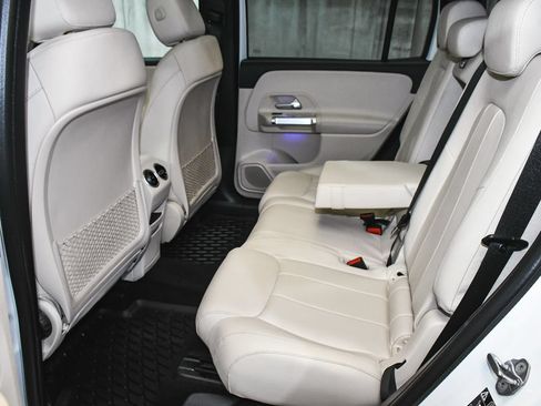 Used 2022 Mercedes-Benz GLB 250 4MATIC image 50