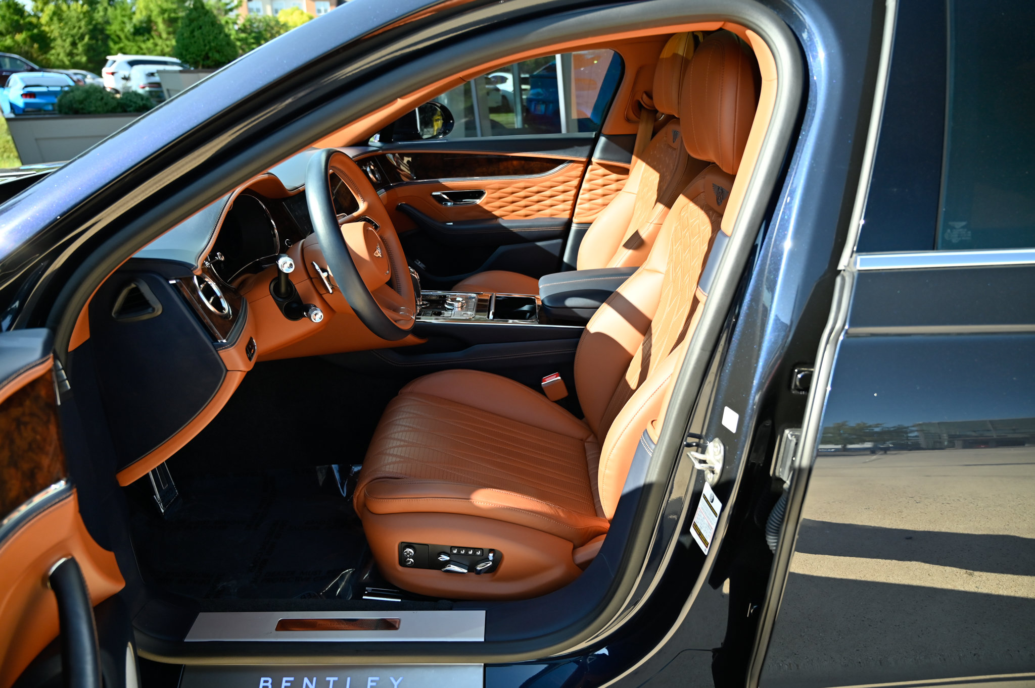 Used 2022 Bentley Flying Spur V8 AWD/4WD image 17