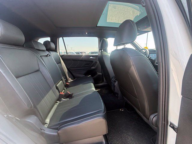 Used 2024 Volkswagen Tiguan SE R-Line AWD/4WD image 14