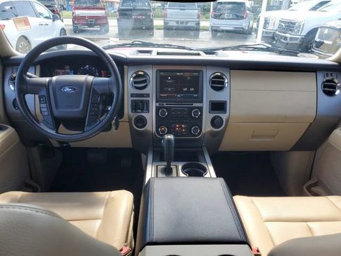Used 2015 Ford Expedition XLT w/ Equipment Group 202A RWD image 11