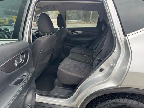 Used 2016 Nissan Rogue SV image 10