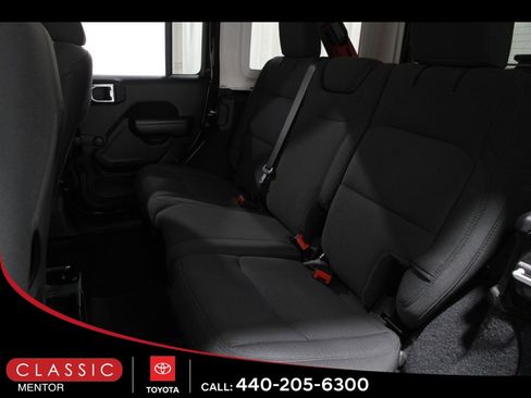 Used 2021 Jeep Wrangler Unlimited Sport image 19