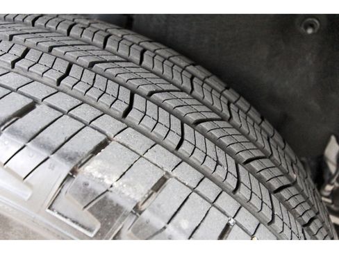 Used 2024 Jeep Grand Cherokee Altitude image 32