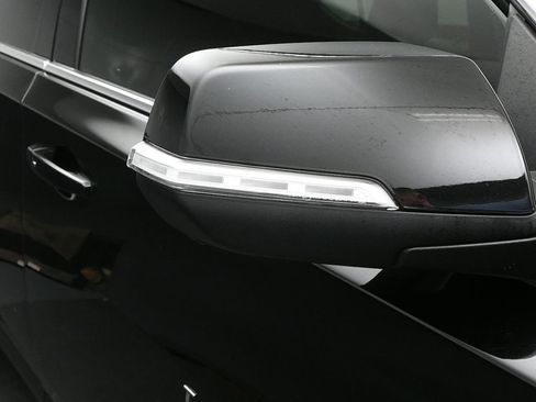 Used 2022 Chevrolet Traverse LT image 46