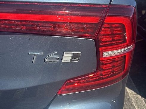 Used 2020 Volvo S60 T6 Inscription image 10