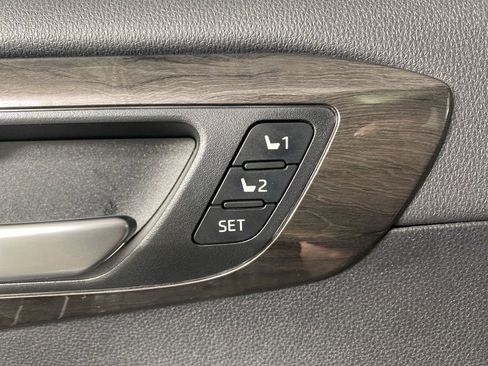 Used 2023 Toyota Highlander Platinum AWD/4WD image 29