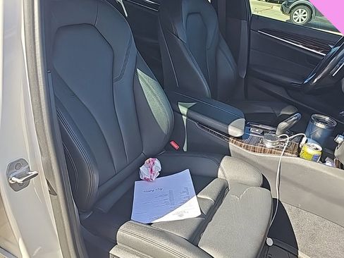 Used 2018 BMW 530i xDrive image 18