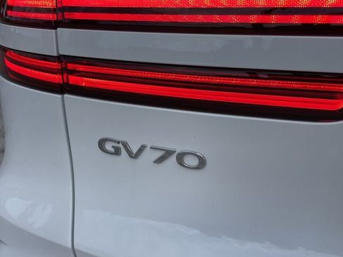 Used 2026 Genesis GV70 3.5T Sport Advanced AWD/4WD image 17