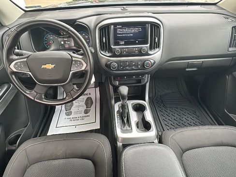Used 2022 Chevrolet Colorado LT w/ LT Convenience Package image 16