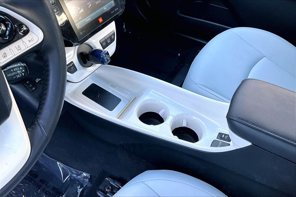 Certified 2019 Toyota Prius Prime Advanced FWD image 18