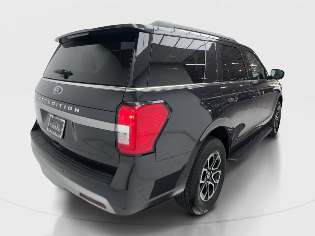Used 2024 Ford Expedition XLT RWD image 7