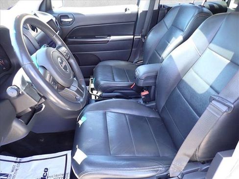 Used 2015 Jeep Patriot High Altitude AWD/4WD image 9