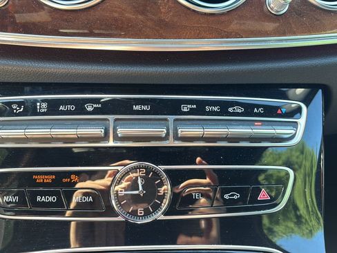 Used 2017 Mercedes-Benz E 300 4MATIC image 17