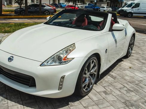 Used 2013 Nissan 370Z Touring w/ Sport Pkg RWD image 4
