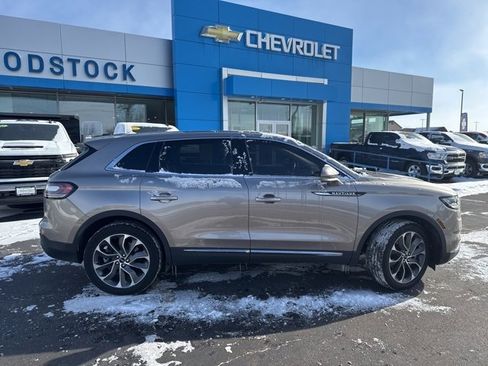 Used 2021 Lincoln Nautilus Reserve w/ Cargo Utility Package image 2