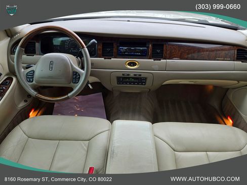 Used 2000 Lincoln Town Car Cartier image 11