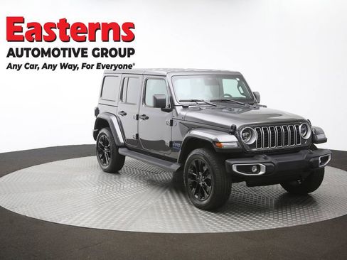 Used 2025 Jeep Wrangler Unlimited Sahara AWD/4WD image 49