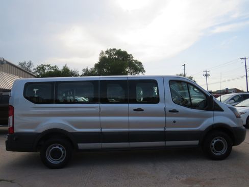 Used 2015 Ford Transit 350 XL image 4