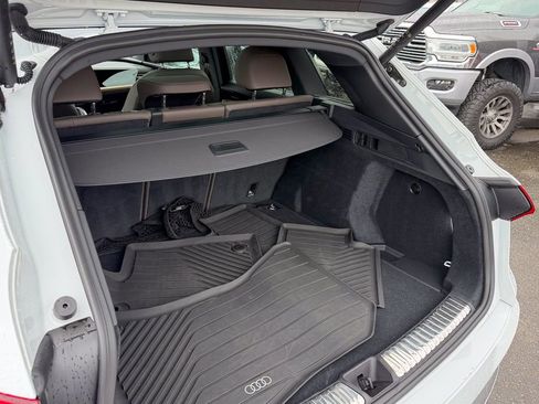 Used 2025 Audi Q5 Premium Plus w/ Premium Plus image 27