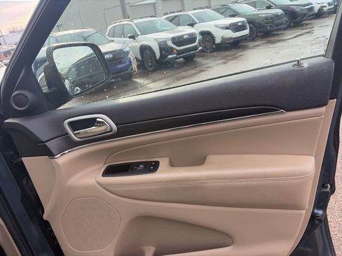 Used 2020 Jeep Grand Cherokee Limited w/ Luxury Group II image 15