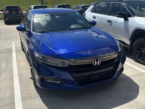 Used 2018 Honda Accord Sport image 2