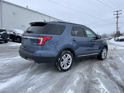 Used 2019 Ford Explorer XLT w/ Equipment Group 202A AWD/4WD image 8