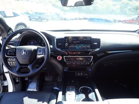Used 2024 Honda Ridgeline Black Edition image 21