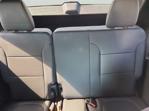 Used 2023 Chevrolet Traverse Premier w/ Redline Edition FWD image 12