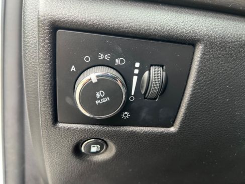 Used 2017 Jeep Grand Cherokee Altitude AWD/4WD image 28