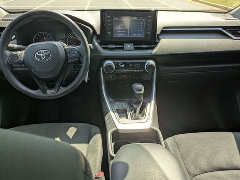 Used 2019 Toyota RAV4 LE FWD image 15