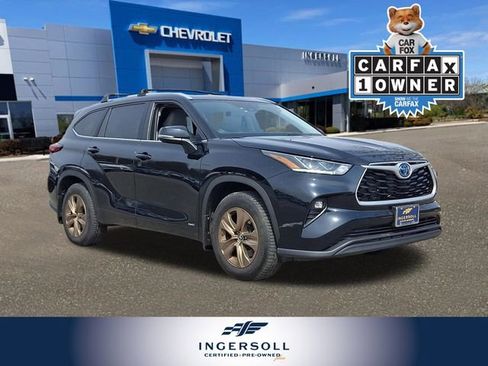 Used 2023 Toyota Highlander Bronze Edition AWD/4WD image 1