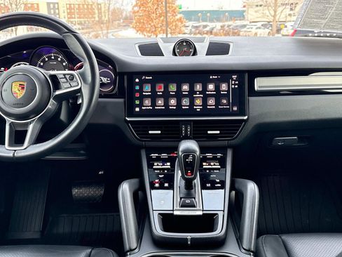 Used 2022 Porsche Cayenne Platinum Edition image 14