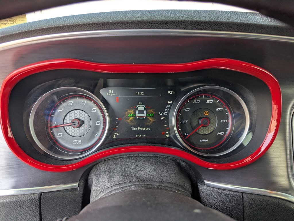 Used 2017 Dodge Charger SE RWD image 18