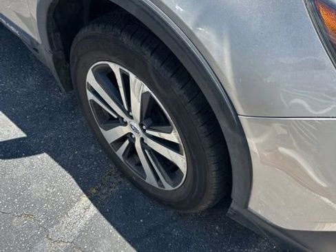 Used 2018 Subaru Outback 2.5i Limited AWD/4WD image 4