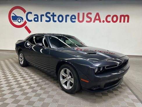 Used 2018 Dodge Challenger SXT RWD image 1