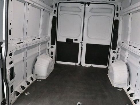 Used 2024 RAM ProMaster 2500 w/ Convenience Group image 20