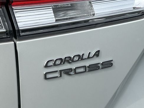 Certified 2025 Toyota Corolla Cross L FWD image 4