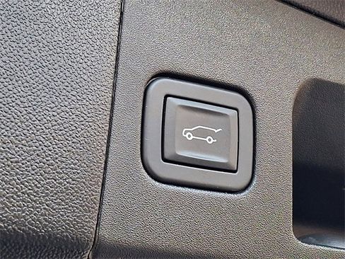 Used 2025 Cadillac XT5 Premium Luxury image 30