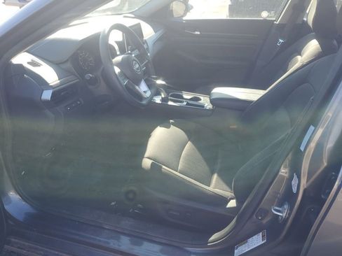 Used 2024 Nissan Altima 2.5 SV image 12