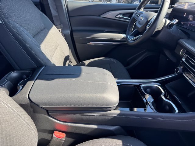 Certified 2026 Chevrolet Traverse LT FWD image 6