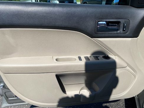 Used 2009 Ford Fusion SE FWD image 11